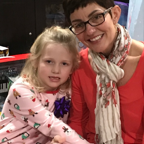 Meet your Posher, Tori - Picture 1 of 1